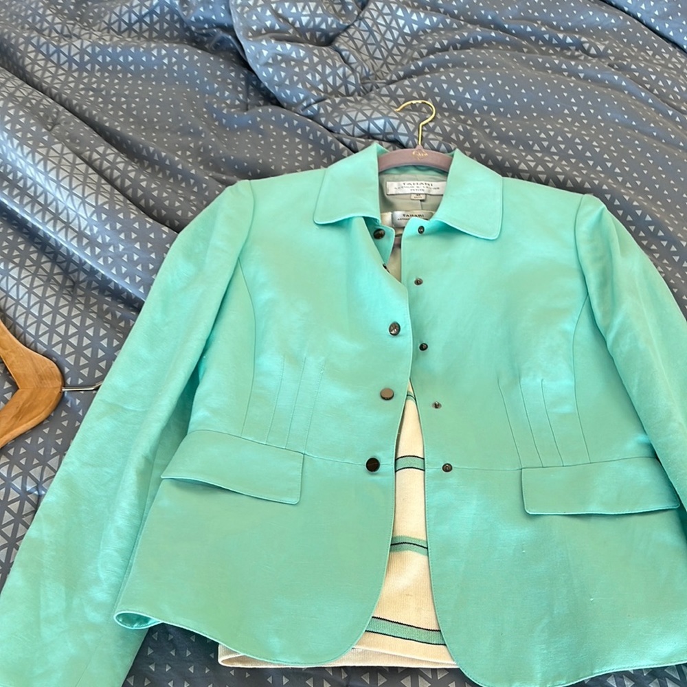 Tahari blazer and matching tank